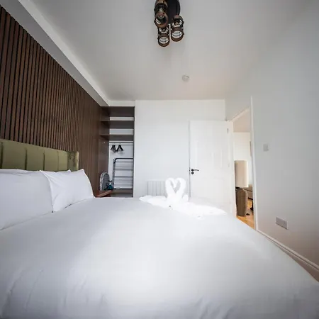 Boutique Salthill With Sea Views Sleeps 2 Apartamento Galway