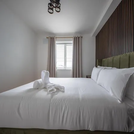 Boutique Salthill With Sea Views Sleeps 2 *